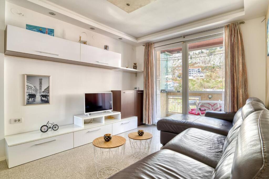 Cozy Nest Apartment- Central And Seaboard With Elevator Kotor Extérieur photo