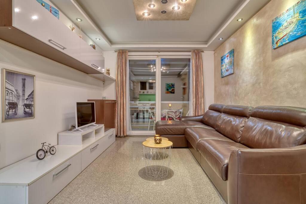 Cozy Nest Apartment- Central And Seaboard With Elevator Kotor Extérieur photo
