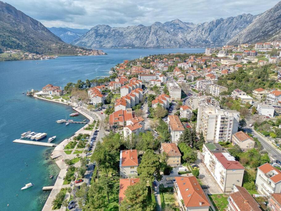 Cozy Nest Apartment- Central And Seaboard With Elevator Kotor Extérieur photo