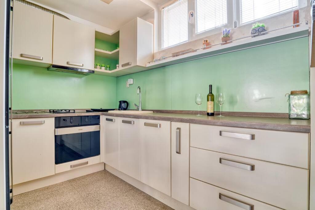 Cozy Nest Apartment- Central And Seaboard With Elevator Kotor Extérieur photo
