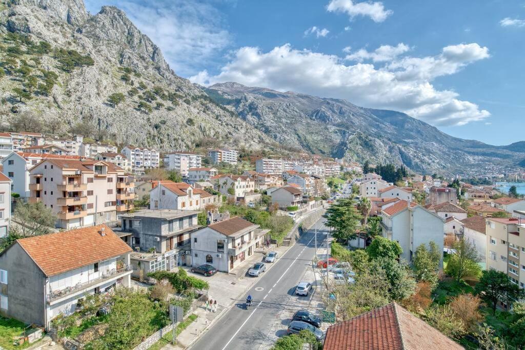Cozy Nest Apartment- Central And Seaboard With Elevator Kotor Extérieur photo